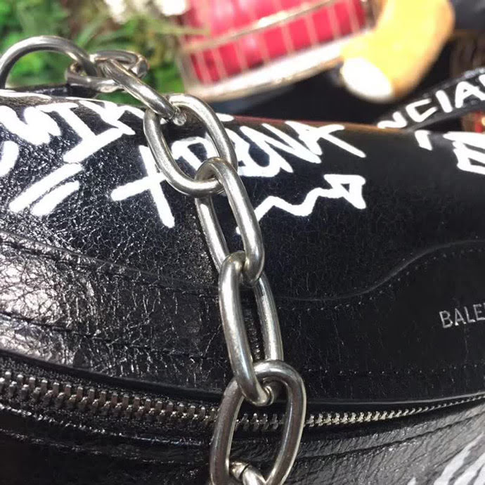 BALENCIAG巴黎世家 爆款 專櫃同步更新 斜挎胸包腰包 簡約兩用包  BL1327